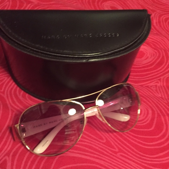 BRAND NEW Marc Jacobs sunglasses with case - Picture 1 of 3